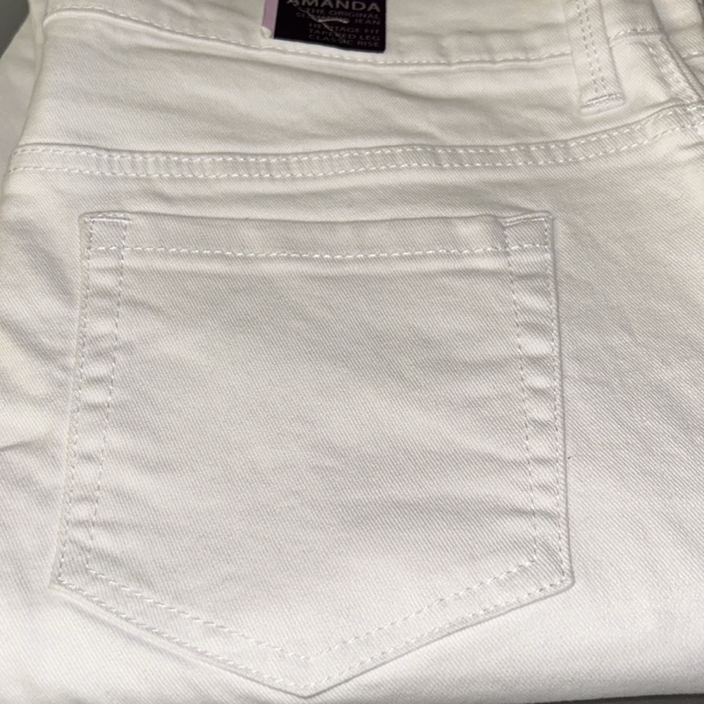 NWT Gloria Vanderbilt Women's Amanda Classic Rise Tapered Jean - Picture 10 of 10